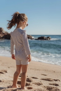pol_pl_Little-Dutch-Swimsuit-z-dlugim-rekawem-Dreamy-Stripes-UPF40-62-68-5873_5.jpg