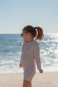 pol_pl_Little-Dutch-Swimsuit-z-dlugim-rekawem-Dreamy-Stripes-UPF40-62-68-5873_1.jpg