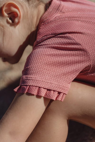 pol_pl_Little-Dutch-Swimsuit-z-krotkim-rekawem-Dreamy-Pink-Sparkle-62-68-5889_3.jpg