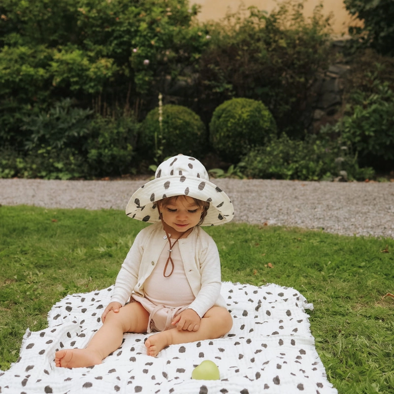 pol_pl_Elodie-Details-Kocyk-Soft-Cotton-Blanket-Dalmatian-Dots-Grande-35901_9.jpg