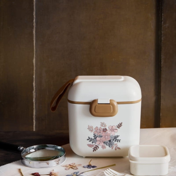 pol_pl_Elodie-Details-Lunchbox-Blue-Garden-35625_2.jpg