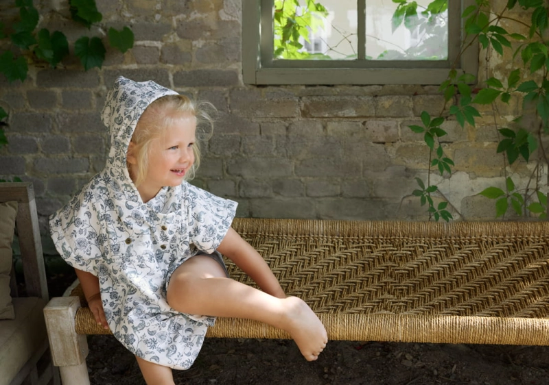 pol_pl_Elodie-Details-Poncho-kapielowe-Garden-Leo-Toile-35431_1.jpg