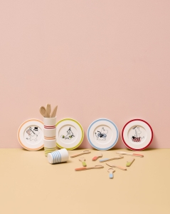 pol_pl_Kids-Concept-Drewniany-zestaw-obiadowy-do-zabawy-MOOMIN-35960_1.jpg