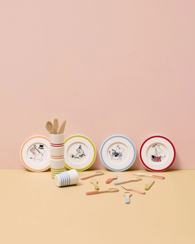 pol_pl_Kids-Concept-Drewniany-zestaw-obiadowy-do-zabawy-MOOMIN-35960_1.jpg