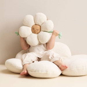 pol_pl_Kids-Concept-Poduszka-kwiatek-36009_4.jpg