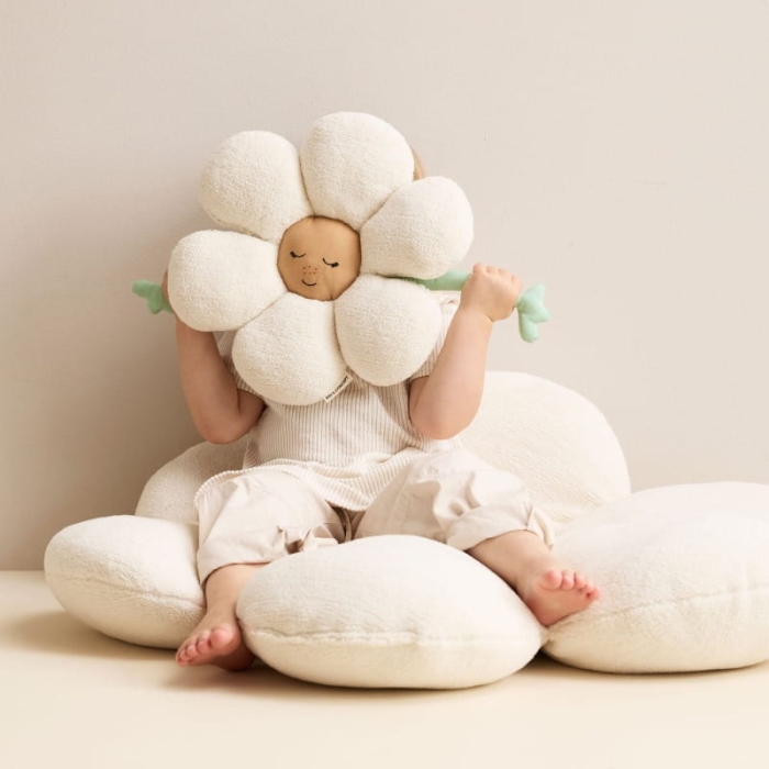 pol_pl_Kids-Concept-Poduszka-kwiatek-36009_4.jpg