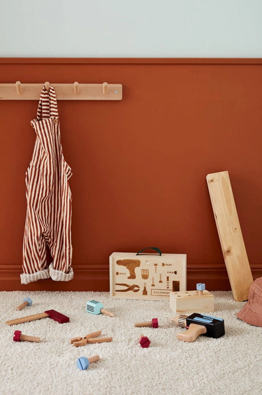 pol_pl_Kids-Concept-walizka-z-drewnianymi-narzedziami-KIDS-HUB-32421_2.jpg