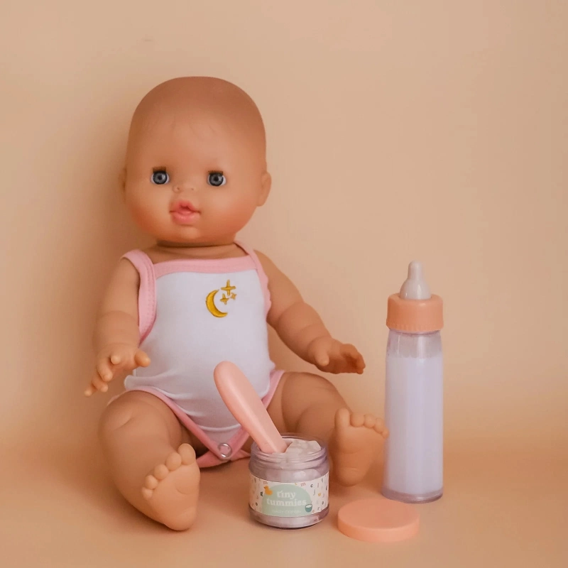 pol_pl_Tiny-Harlow-Zestaw-Tiny-Tummies-Magiczna-butelka-i-sloiczek-1014_1.jpg