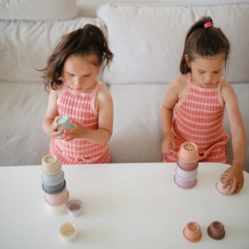 duo_girls_cups-20-2.webp