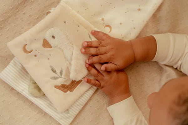 pol_pl_Little-Dutch-Duza-ksiazeczka-aktywizujaca-Newborn-Naturals-5406_4.jpg