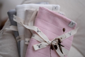 bamboo_muslin_diaper_65x65_powder_pink-4.jpg