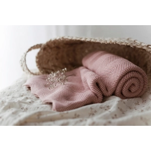 bambusowy-kocyk-powder-pink-jasny-roz-80x100-fir-my-memi (1).webp